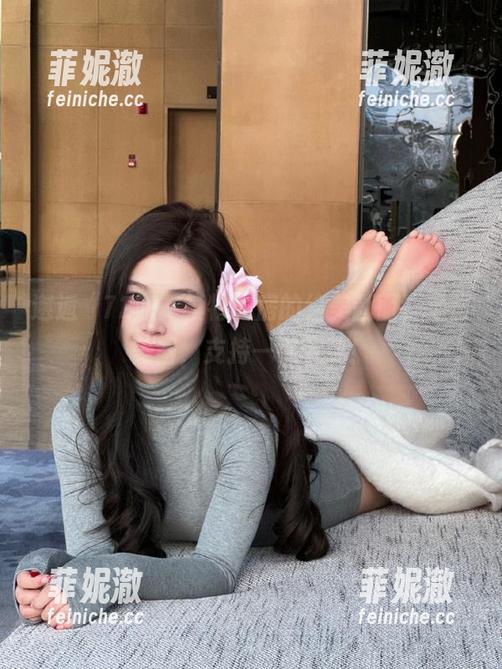 邂逅“72斯”模特私房的绝美画面，海量美图，支持一键下载！