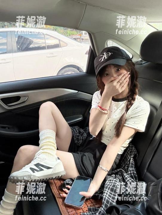 更新啦！Dami(퀸다미)女仆写真集，笑点与颜值双重保障！