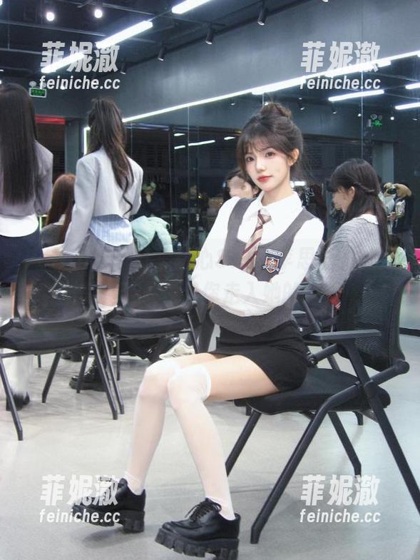 Feilin嗲囡囡 - 甜心SiByl李思宁的魅力写真合集，带你走入她的世界