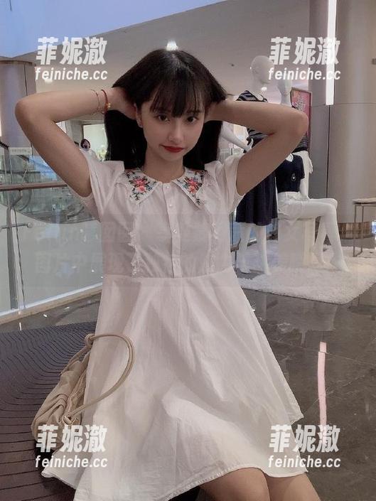 Feilin嗲囡囡 - 享受慕羽茜的修女写真，图片中展现了独特的魅力与甜美瞬间！