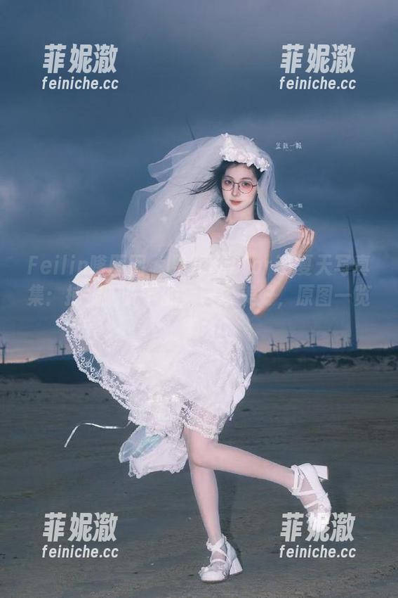 Feilin嗲囡囡 - 果儿Victoria夏天写真集：捕捉阳光下的每一缕美好，原图一览无余
