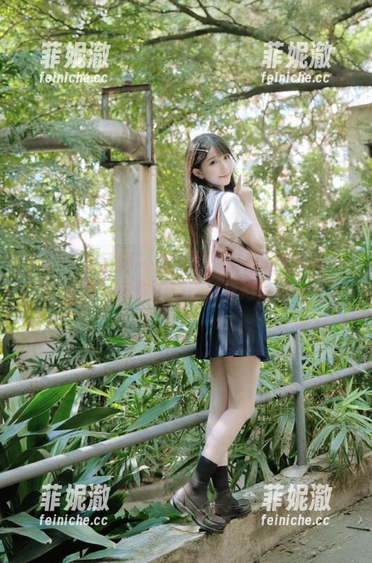 GIRLT果团网 - 细腻的“糖果儿”自拍写真，带你走进她的梦幻世界