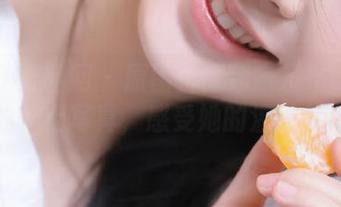 GIRLT果团网 – 原图资源独家发布：酸酱兔的护士写真，感受她的温暖与力量