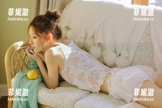 IMZSOCK爱美足 - 蕾蕾的浴缸故事：一场关于美与艺术的图集资源盛宴
