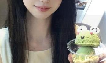 MFStar模范学院 – 细腻姗姗就打奥特曼与天台的邂逅：美图套图尽显青春魅力