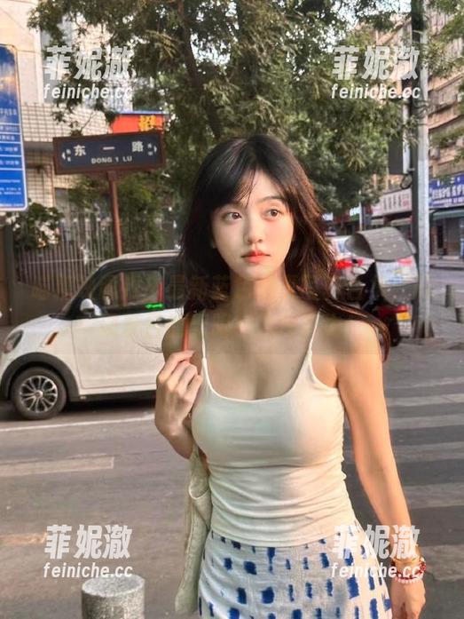 喵糖映画推出最新蓝色之夏写真合集，展现夏日的无限魅力与活力！