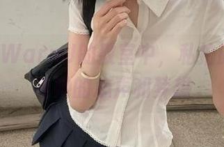 在MissWarmJ的教室中，私拍原图诉说着她的心声和梦想