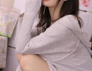 MyGirl美媛馆 – 独特视角下的王馨瑶yanni黑白写真：展现人物与环境的绝妙互动图片