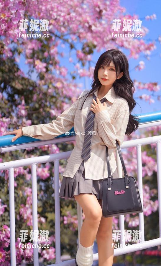 Neko薇薇美腿套图发布，带你感受时尚与迷人气息的个性写真合集