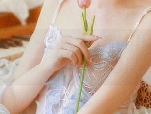 TGOD推女神 – 追踪“高溜Milkcat”美足的每一步，独家写真套图曝光！