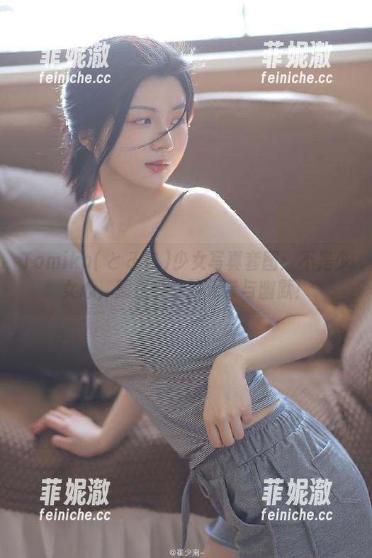 Tomiko(とみこ)少女写真套图：不是少女心，就是少女的无奈与幽默！