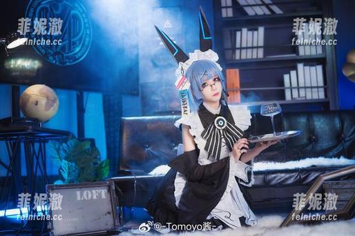 免费下载！Tomoyo酱的碧蓝吕佐夫礼服写真合集，带你走进她的梦想与创意世界！