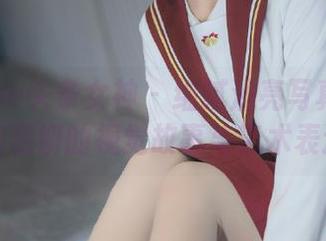 TouTiao头条女神 – 细腻油亮写真图集：周熙妍的视觉故事与艺术表达