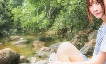 TouTiao头条女神 – 想要颜值提升秘籍？小热巴自拍图片分享，带你开启美丽之旅！
