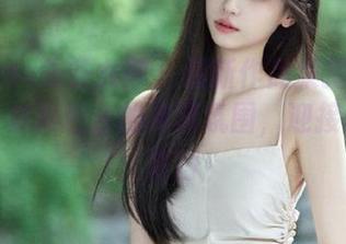 TouTiao头条女神 – 最新作品集揭秘：曲佑熙与泳池结合的浪漫氛围，迎接每一个夏日