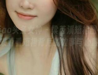 TouTiao头条女神 – 梁芮溪短裙图包分享，来看看短裙背后的故事与心酸。