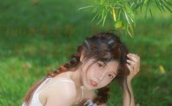 TouTiao头条女神 – 揭开美腿妖姬的神秘面纱，莫晓希的精选作品集尽情展示她的优雅与性感，值得细细品味！