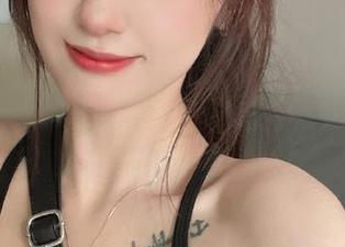 UGirls尤果网 – 追寻旗袍之美，享受“一只香蕉船”免费的写真分享！