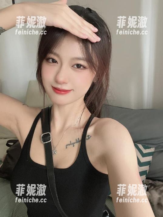 UGirls尤果网 - 追寻旗袍之美，享受“一只香蕉船”免费的写真分享！