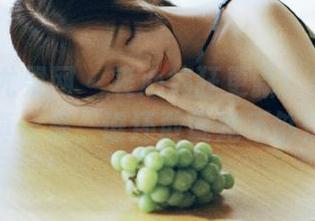 UGirls尤果网 – 丧心病狂更新！伊莉娜毛衣写真合集，谁还敢说她不够优秀？