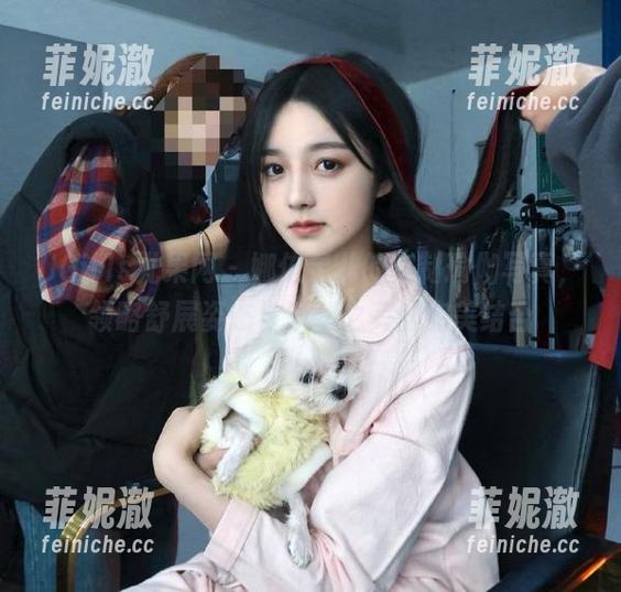 UGirls尤果网-娜依灵儿 UGirls尤果网 - 娜依灵儿的定制瑜伽写真,领略舒展姿态与自然之美的完美结合