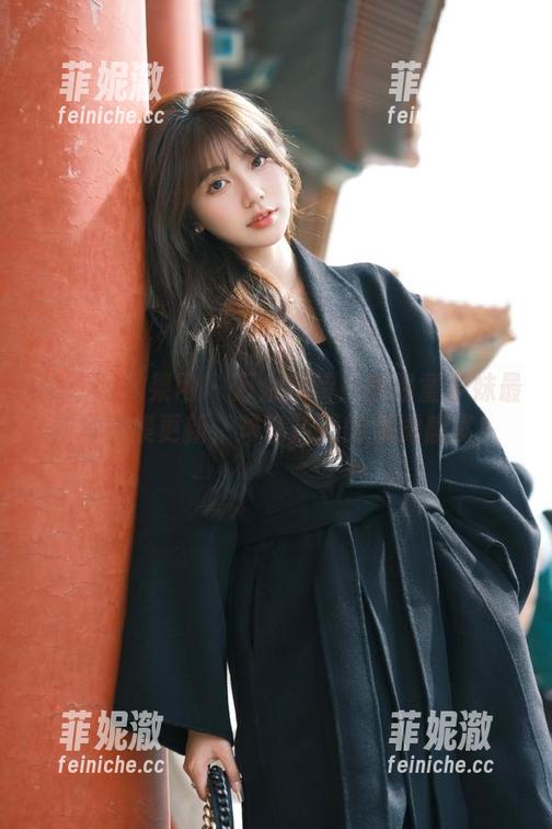 UGirls尤果网-李易童 UGirls尤果网 - 万众期待!李易童学妹最新写真集更新,难以抗拒的视觉盛宴!