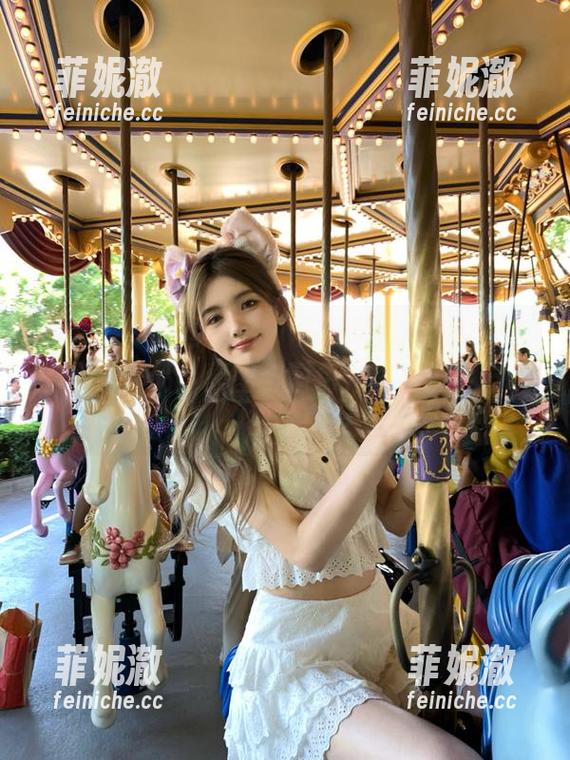 XIAOYU语画界-杨晨晨Yome XIAOYU语画界 - “杨晨晨Yome女王”的写真作品:原图与图包为你提供全方位的视觉享受