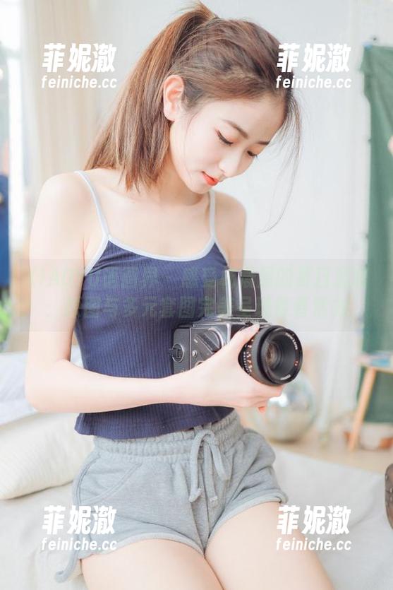 XIAOYU语画界 - 感受杨晨晨的夏日温暖：原图与多元套图完美呈现青春活力