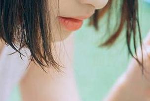 XIAOYU语画界 – 说好的“裸足”呢？快来网盘下载“玥儿玥”的神秘写真吧！