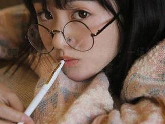 Xiuren秀人网 – Laura苏雨彤私拍写真：一场关于美腿与个性风格的视觉盛宴