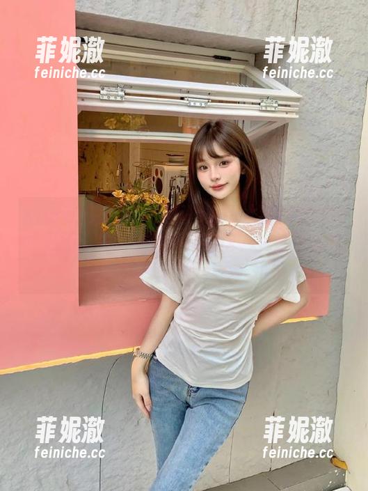 Xiuren秀人网 - Mila嘟嘟水手服图集盛大更新：生活中的海洋物语，一起分享吧！