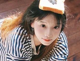 Xiuren秀人网 – 乔一一裸足写真图集：感受自由与轻盈的灵动瞬间