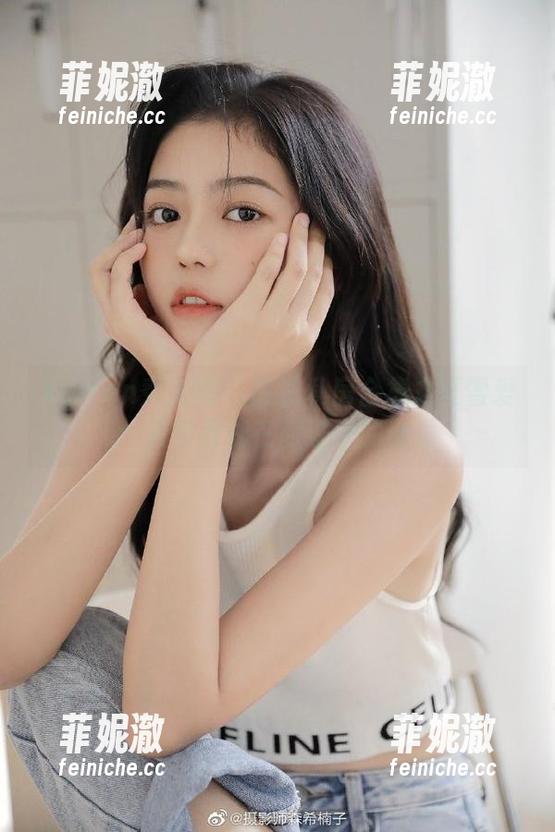 Xiuren秀人网 - 旅拍私房合集之夏雪爱：美与灵魂在旅途中的碰撞