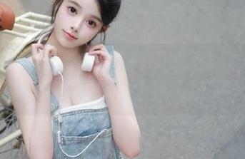 Xiuren秀人网 – 娇喘JC美腿合集：细腻拍摄记录她的每一个迷人瞬间图册