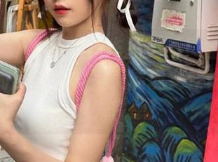 Xiuren秀人网 – 新作品更新！孟狐狸FoxYini的黑丝写真完美展现女性优雅的同时不失性感！