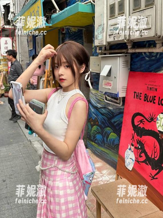 Xiuren秀人网 - 新作品更新！孟狐狸FoxYini的黑丝写真完美展现女性优雅的同时不失性感！