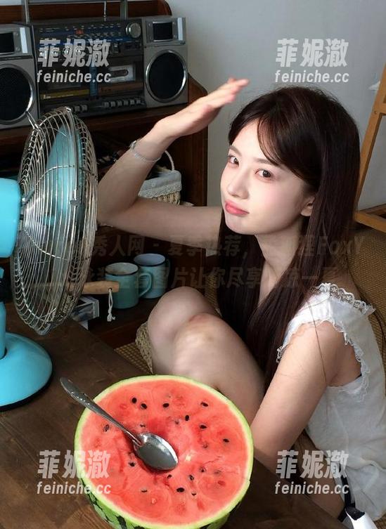 Xiuren秀人网-孟狐狸FoxYini Xiuren秀人网 - 夏季热荐,孟狐狸FoxYini泳装全套图片让你尽享清凉一夏