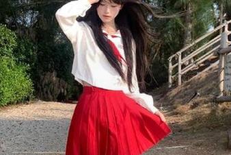 Xiuren秀人网 – 小尤奈居家写真更新：作品中流露出来的生活气息，真是太诱人了！