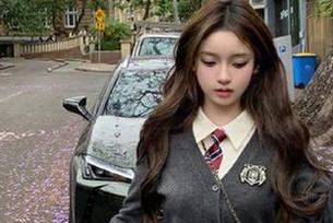 Xiuren秀人网 – 走进小尤奈的美腿世界，私房原图让你看到不一样的她！