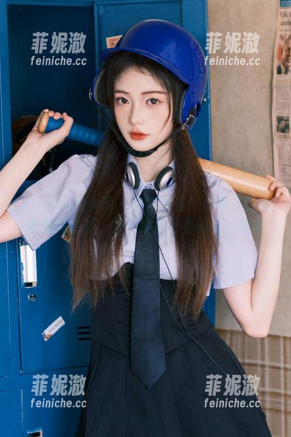 Xiuren秀人网-小纯子 Xiuren秀人网 - 惊艳来袭!小纯子的油亮写真资源,轻松捕捉青春的美好瞬间