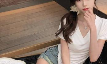 Xiuren秀人网 – 就是阿朱啊户外写真带你领略自然之美，分享不容错过的图片瞬间！