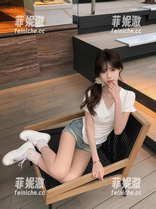 Xiuren秀人网 - 就是阿朱啊户外写真带你领略自然之美，分享不容错过的图片瞬间！