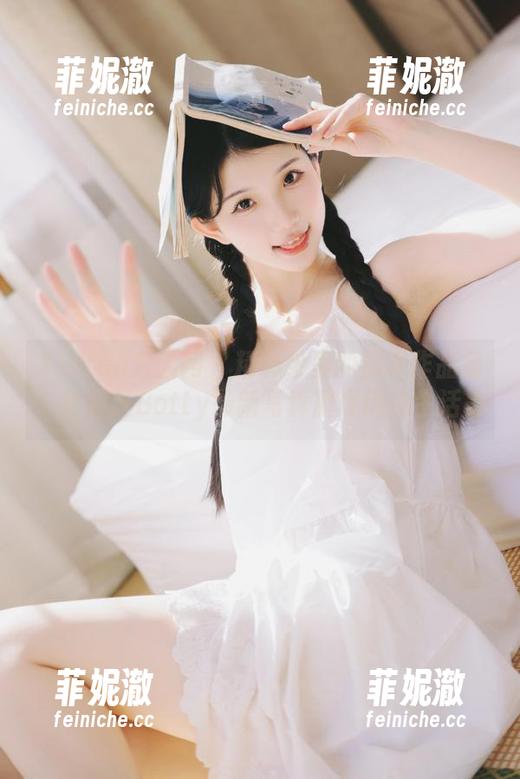 Xiuren秀人网 - 精彩纷呈的居家作品集，徐莉芝Botty最新写真展现闲适生活美