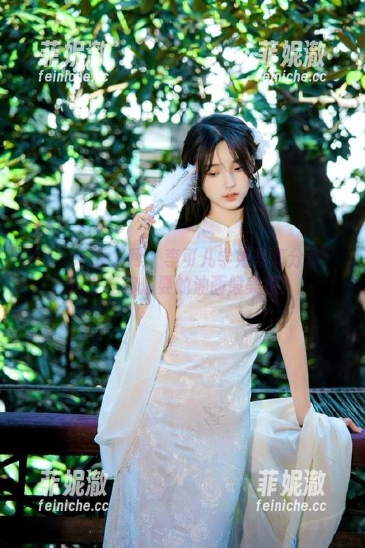 Xiuren秀人网 - 李可儿学姐写真分享：这才是你想要的油画般美感！