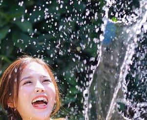 Xiuren秀人网 – 杨晨晨春光乍泄写真新更新，展现春日的活力与魅力！
