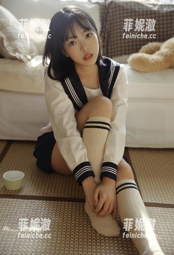 Xiuren秀人网 - 在线独家！“柚柚小奶瓶”清纯图集，甜到你的心里