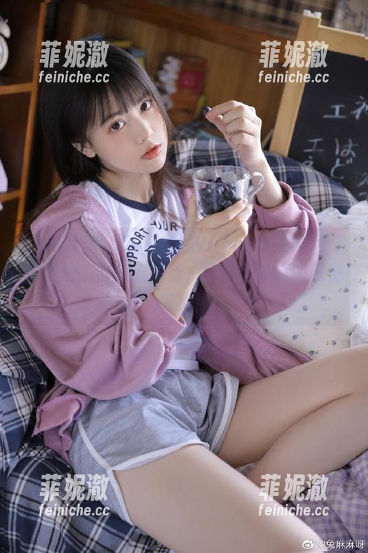 Xiuren秀人网-梦娜Vanessa Xiuren秀人网 - 梦娜Vanessa的修女私拍图包,向传统挑战,带给你独特的视觉盛宴!