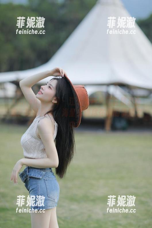 Xiuren秀人网 - 江七七户外写真精彩合集：独特视角，海量资源尽在你的掌握之中！