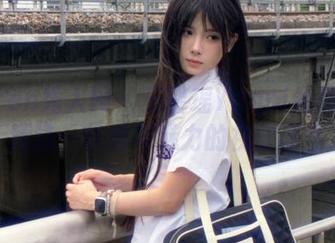 Xiuren秀人网 – 王馨瑶Yanni丝袜写真精选：优雅与魅力的视觉盛宴