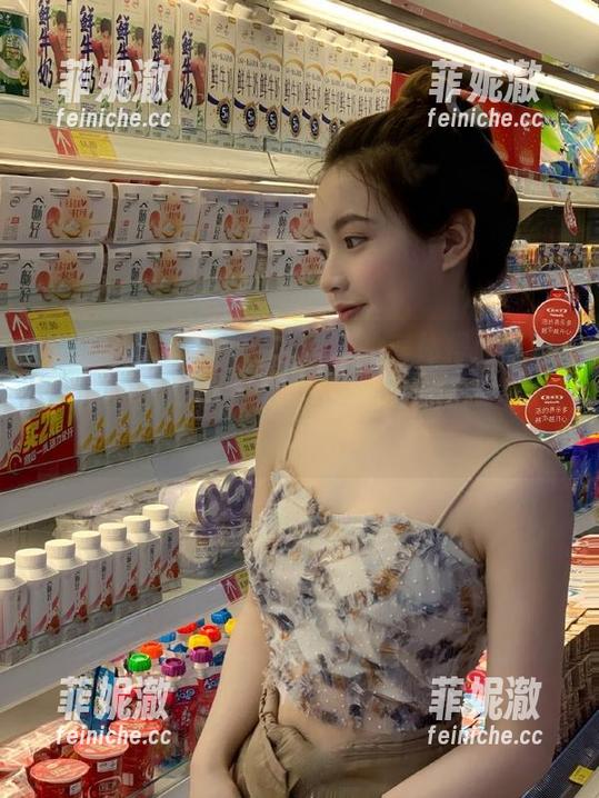 Xiuren秀人网 - 瑶啊摇的瑶体操服写真，最新图库里你绝对不容错过的自嘲风格！